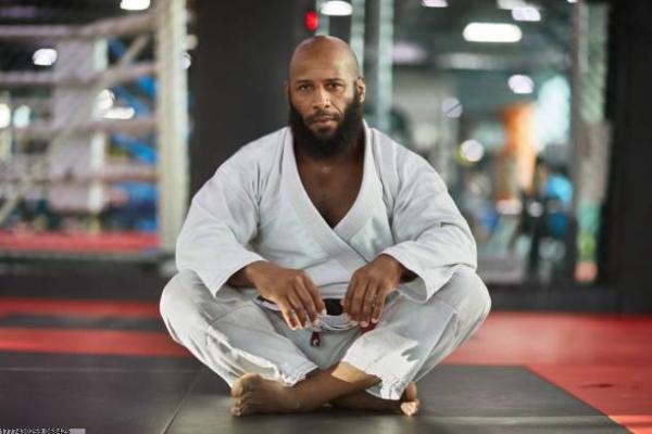 抛绣球体育项目运动特点解析